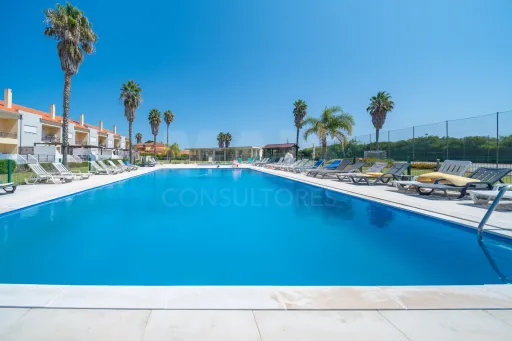 Moradia T3 totalmente remodelada no Condomínio Villas de Samorena em Samora Correia