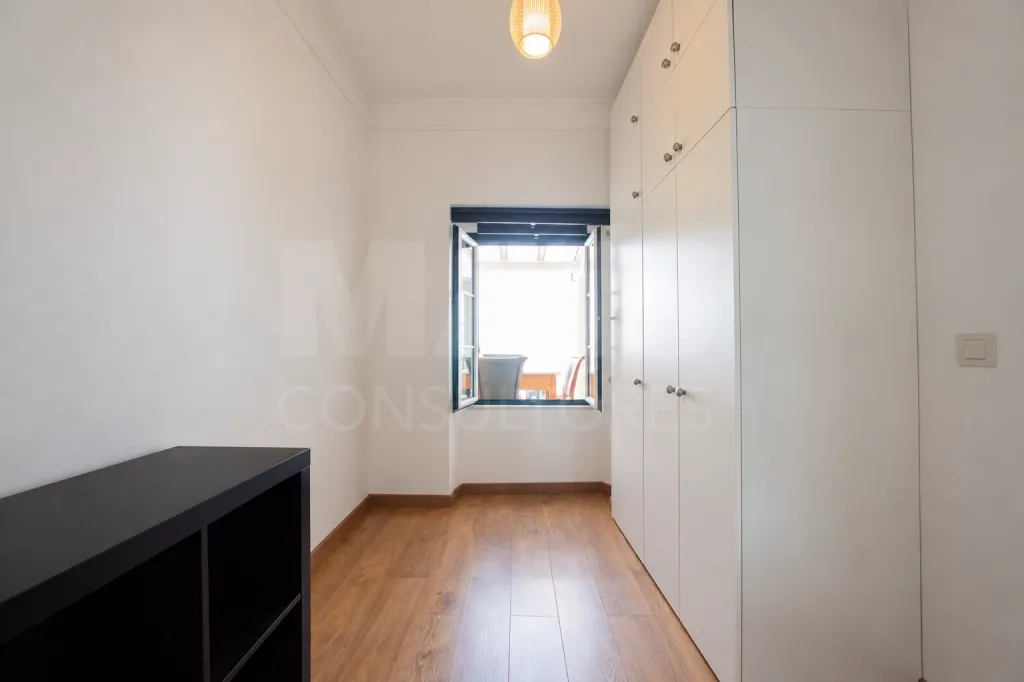 Converted 2-bedroom apartment in Penha de França with a terrace