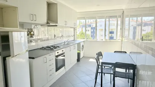 T2 Remodelado em Barcarena – Valejas, Oeiras
