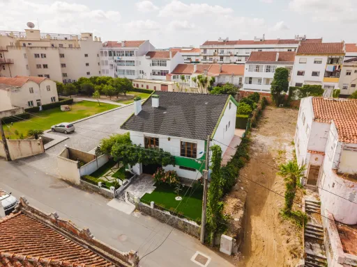 Moradia Isolada T7 no Bombarral | Espaço, Tranquilidade e Proximidade do Centro 🏡