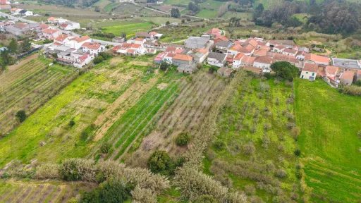 Terreno no centro da Usseira