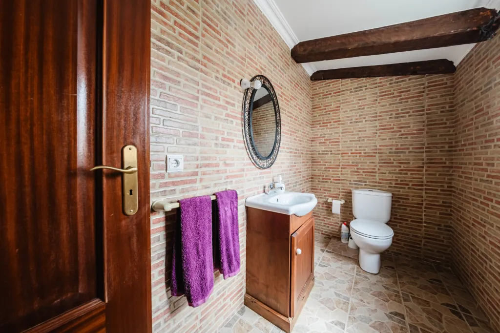 Moradia T5 com 2 Anexos em Terreno com mais de 1.400 m²