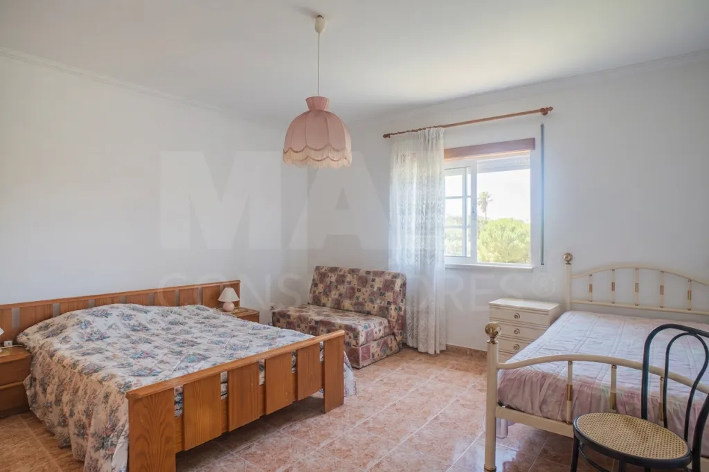 Moradia T2 com Cave Ampla e lote de 900 m²