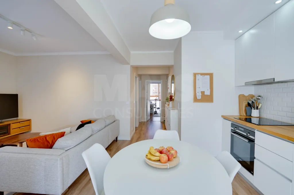Modern T2, 3 fronts w/ storage room | Queluz Ocidental