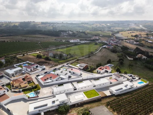 Moradia T3 térrea de Arquitectura Contemporânea