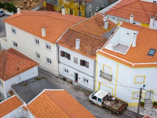 Andar de Moradia T2 Totalmente Remodelado a menos de 10 Minutos das Praias de Peniche
