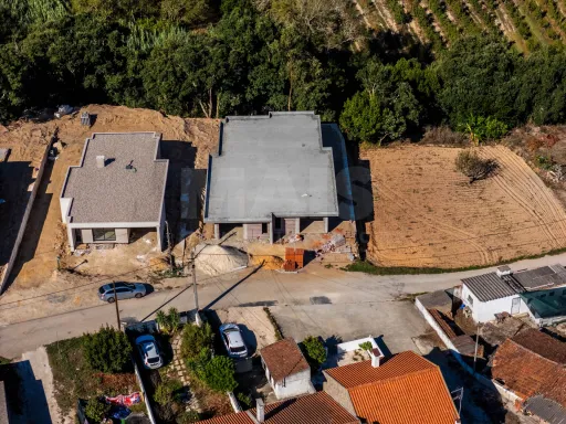 Moradia geminada T3 Nova - A