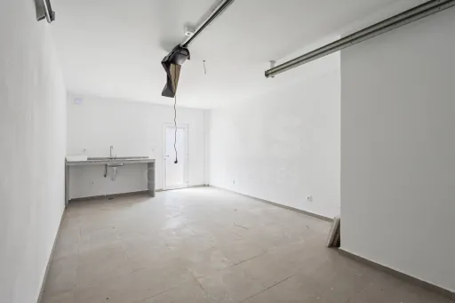 Moradia nova T4 com quintal e garagem