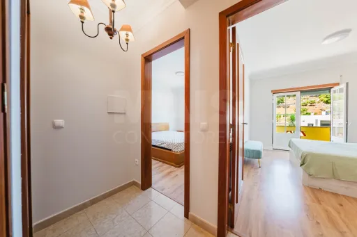Moradia T4 com Jardim, Garagem e Churrasqueira no Centro de Olho Marinho – Óbidos