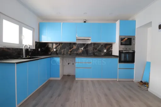 Moradia T3 Totalmente Remodelada, espaço exterior privado, em Salvaterra de Magos