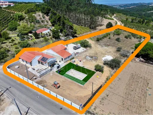 Single-Story 2-Bedroom + 1 House with Pool, Outbuilding, and 3,476 m² Lot | Comfort, Privacy, and Quality of Life