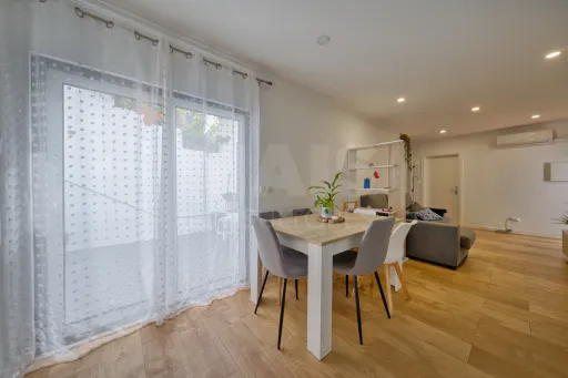 Moradia T3 renovada centro de Coruche