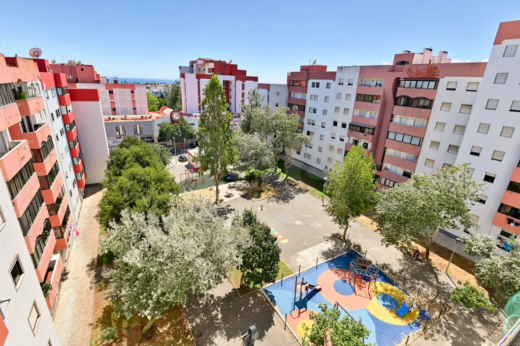 🏖️✨ Spacious 3 bedroom apartment in São Domingos de Rana with sea view ! 🌿☀️