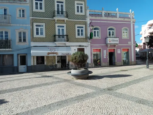 Moradia T2 + 1 Remodelada no centro de Alhandra.