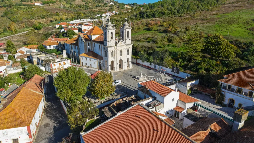 Moradia Centenária P/ Reconstruir em Meca, Alenquer