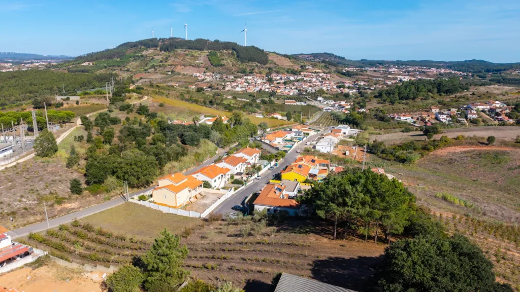 Moradia T4 com Garagem para 3 carros em lote de 812m2