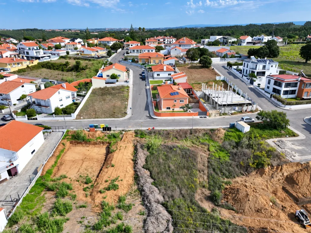 Lote Urbano para Moradia de 586 m2 | Gaeiras, Óbidos