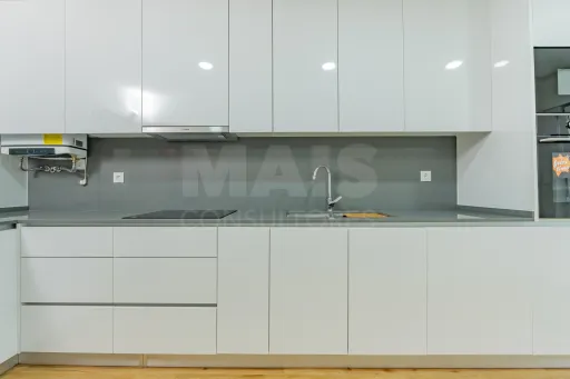 Fully refurbished 3-bedroom apartment | parking space, in Quinta da Piedade - Póvoa de Santa Iria