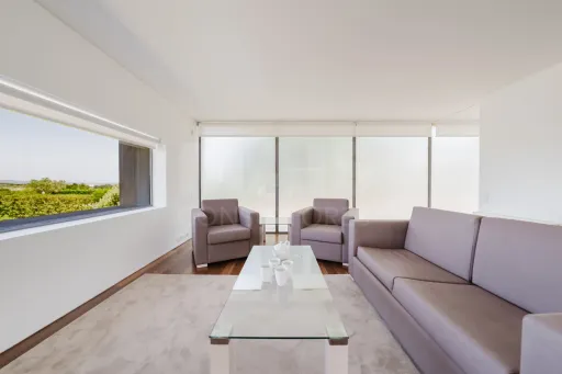 Moradia T4 com piscina inserida num Resort em lote com 1191m2