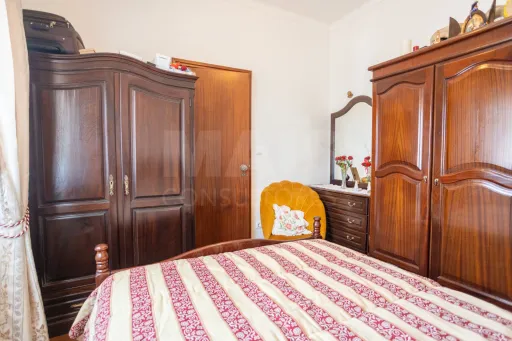 Moradia T3 isolada com Garagem na Branca