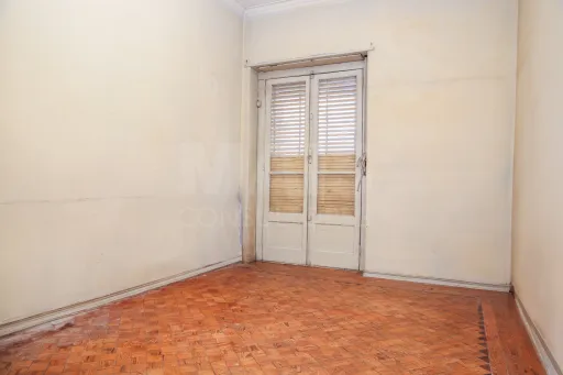 2 bedroom apartment with soul in Damaia de Cima
