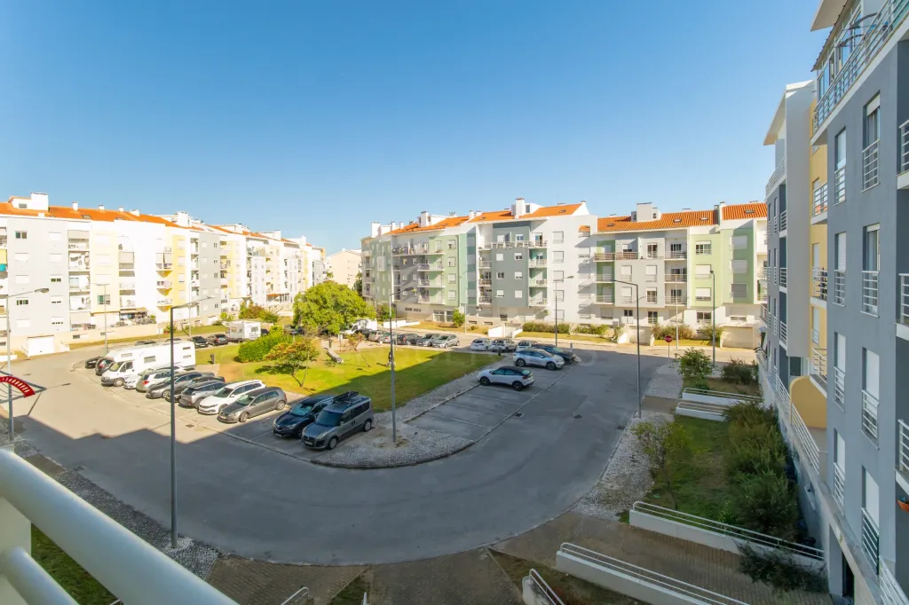 Apartamento T3 com garagem e arrecadação