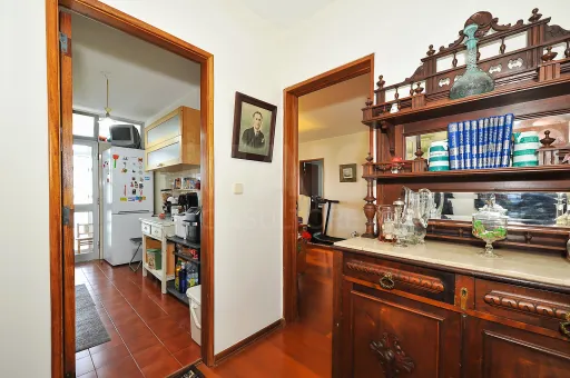 Apartamento T2 em Santo António dos Cavaleiros