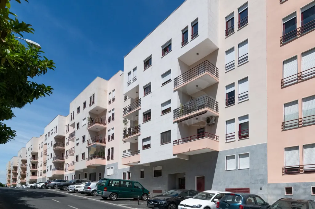 Apartamento T3 em Linda-a-Velha