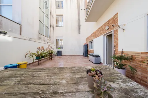 Apartamento T2 com terraço e garagem nas Caldas da Rainha