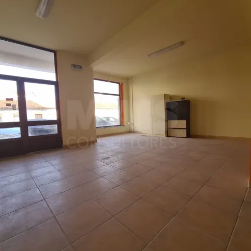 🏠 Loja para Transformação em Apartamento T3+1