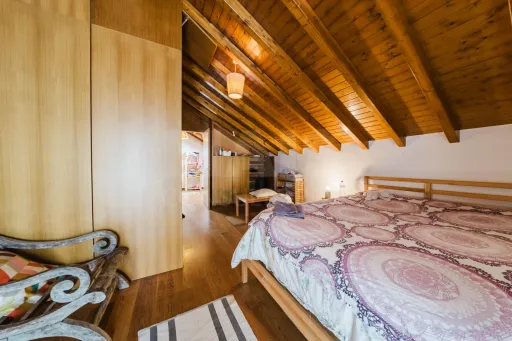 Moradia T2 transformada em T1 com charme tradicional – Serra d’El-Rei