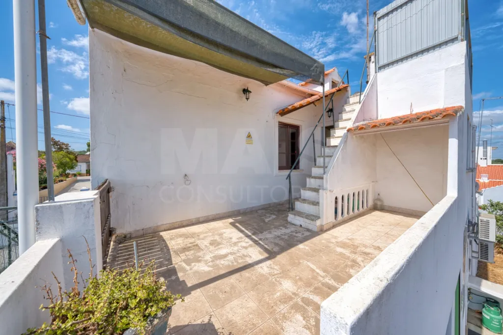 Moradia T4 Bi Familiar no Couço