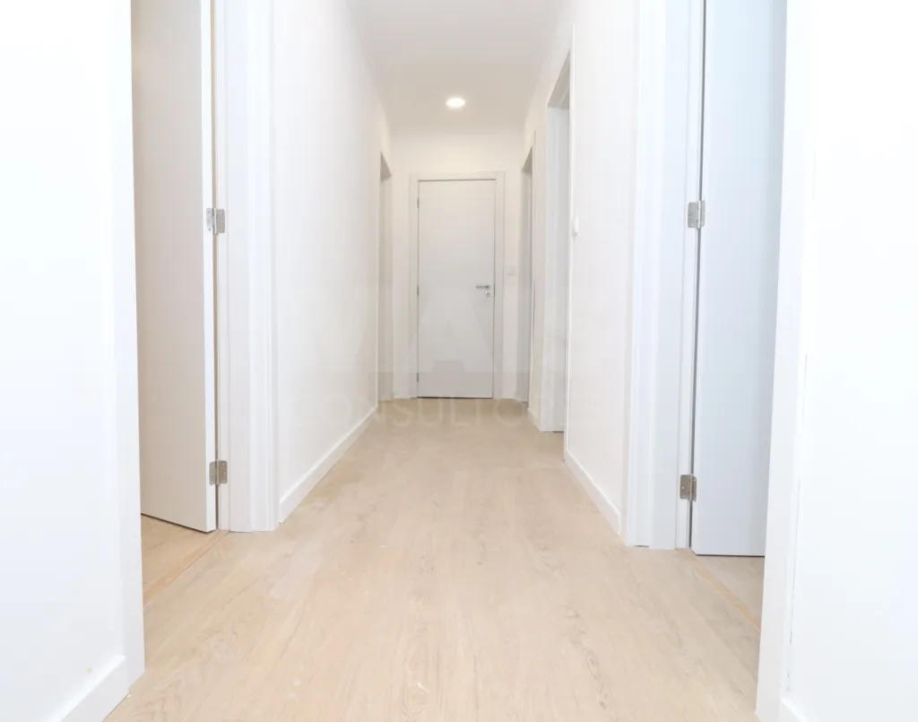 Apartamento T3 2º Andar Remodelado em Benavente
