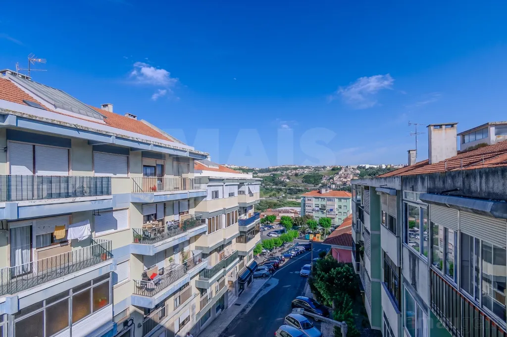 Apartamento T2 na Póvoa de Santo Adrião, Odivelas.