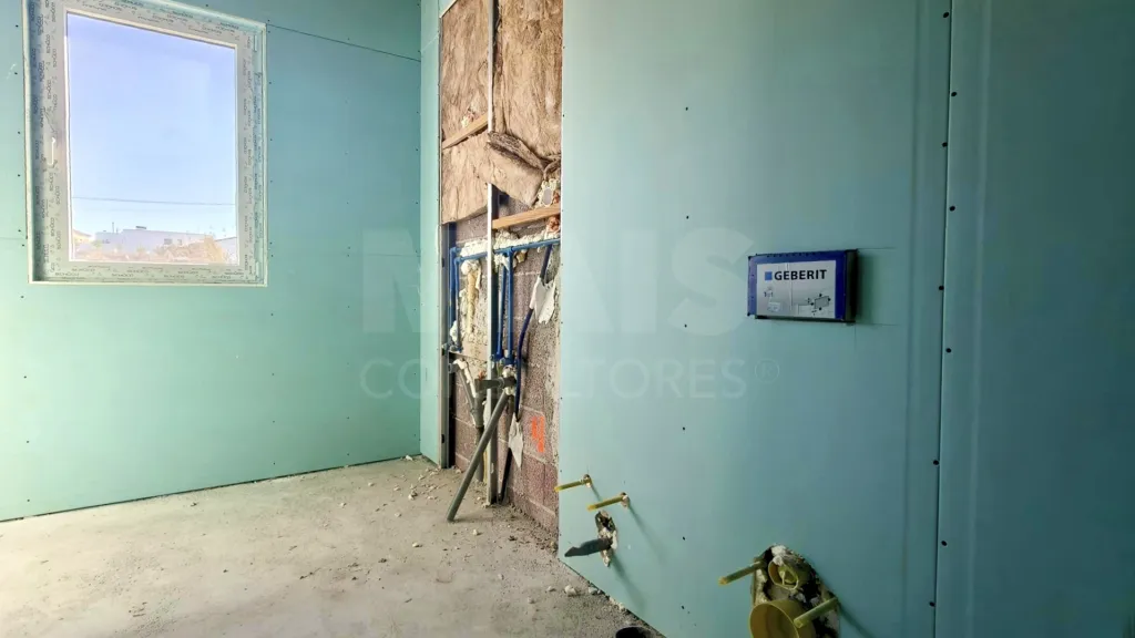 Moradia Térrea T4 com Suite Master, Piscina de Água Salgada, Garagem e Acabamentos Premium !