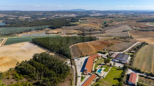 Parcela de terreno rústico de 2.350m2 em Atouguia da Baleia
