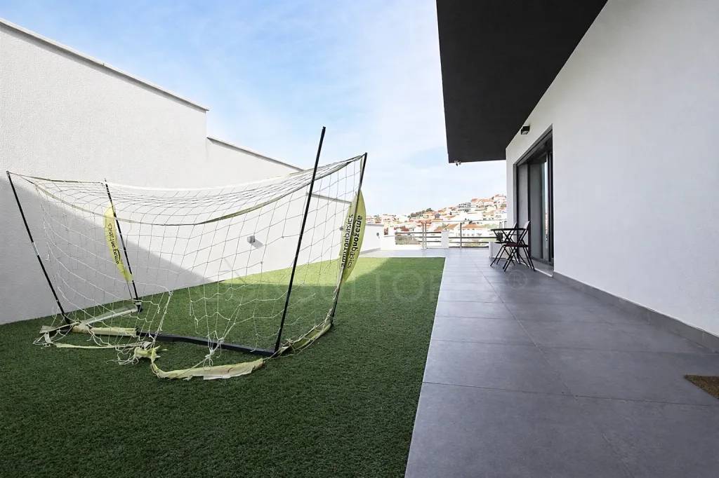 Moradia Premium na Pontinha | Garagem | Terraços | Quintal