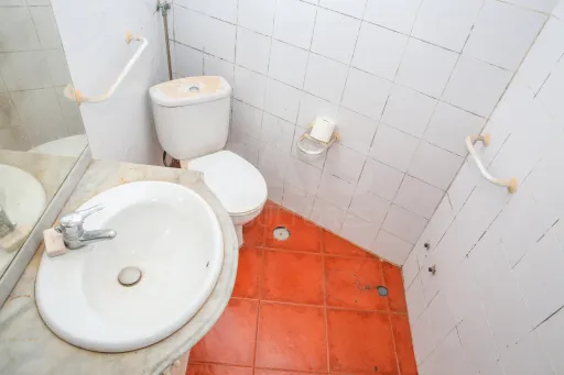 Moradia T1 para Remodelação a 20 Minutos de Alenquer
