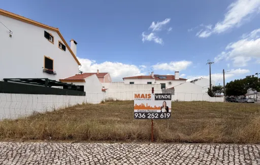 Terreno urbano para construção de moradia em Samora Correia