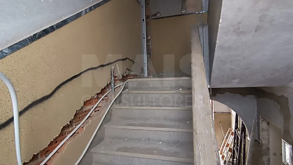 Apartamento T2 1º Andar Remodelado em Benavente