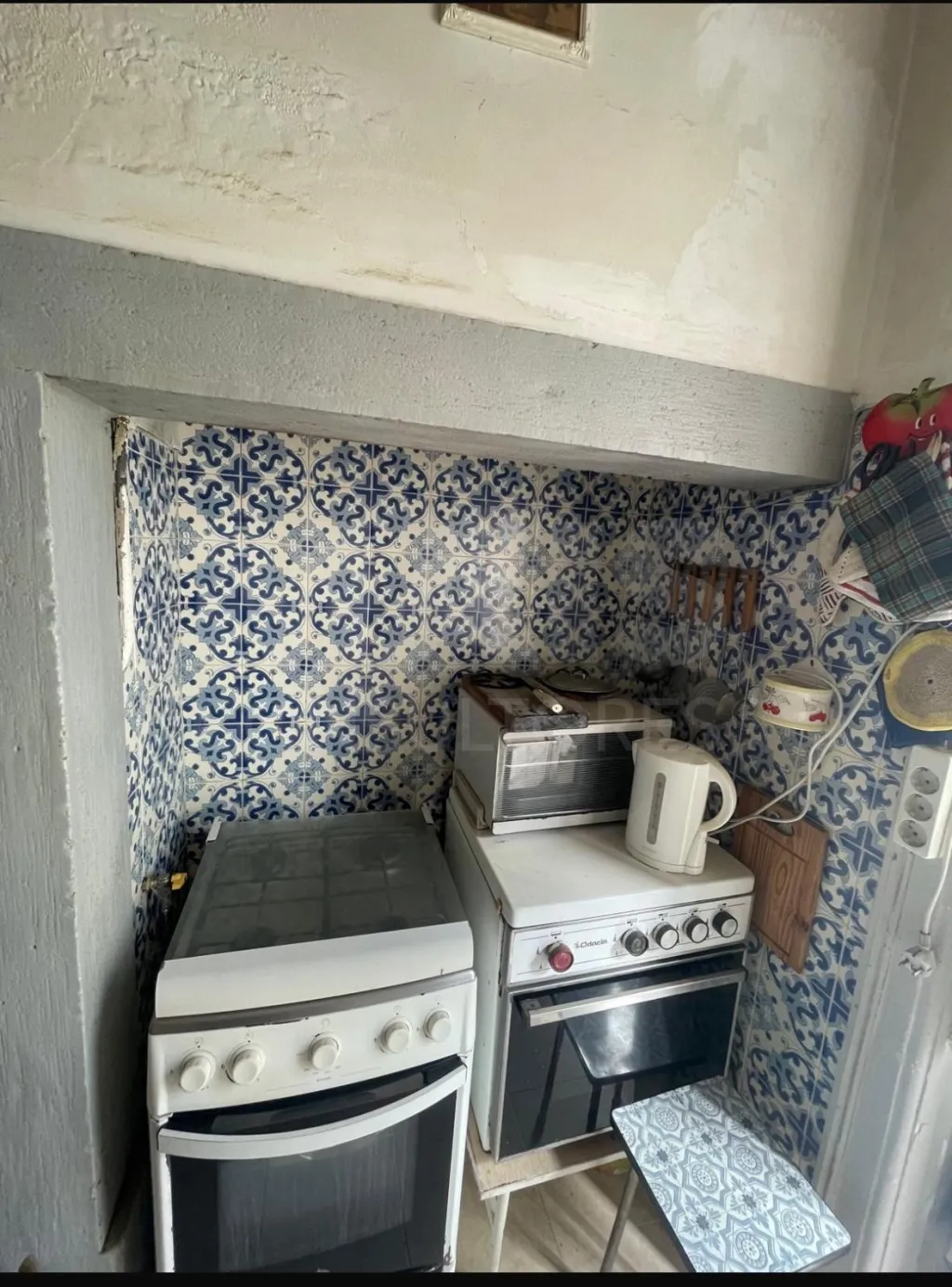 🏡Apartamento T4 para recuperação total em zona com charme histórico no coração de Lisboa!