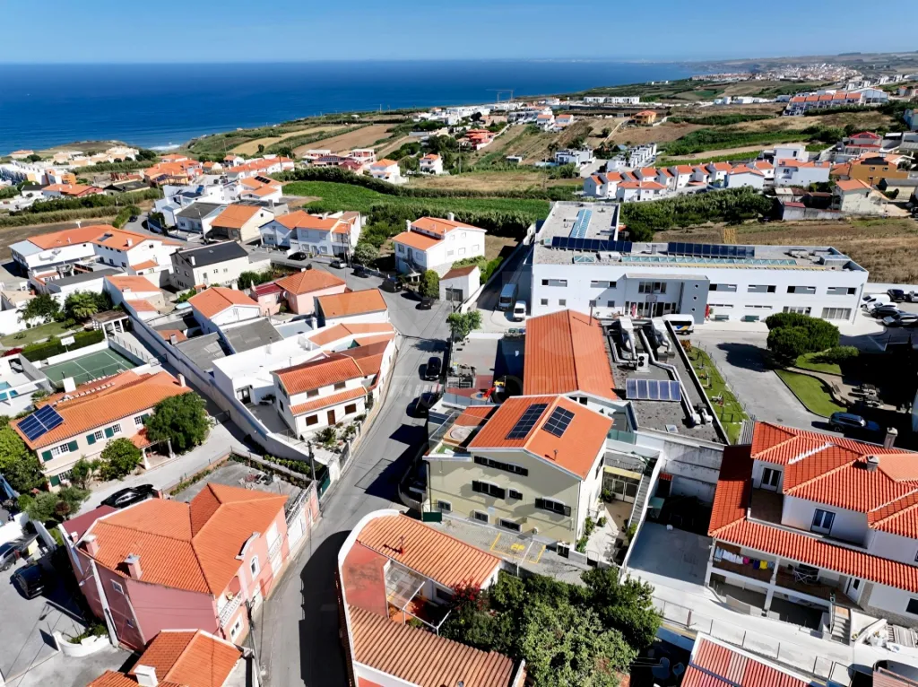 2-Bedroom + 1 Apartment in a Townhouse with a Terrace, Ocean View, Jacuzzi, and Parking!