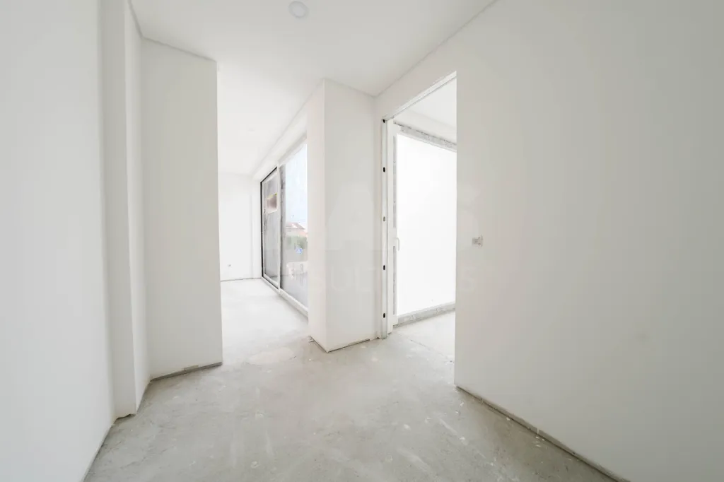 Modern New 3 Bedroom Villa with Pool in Ferrel