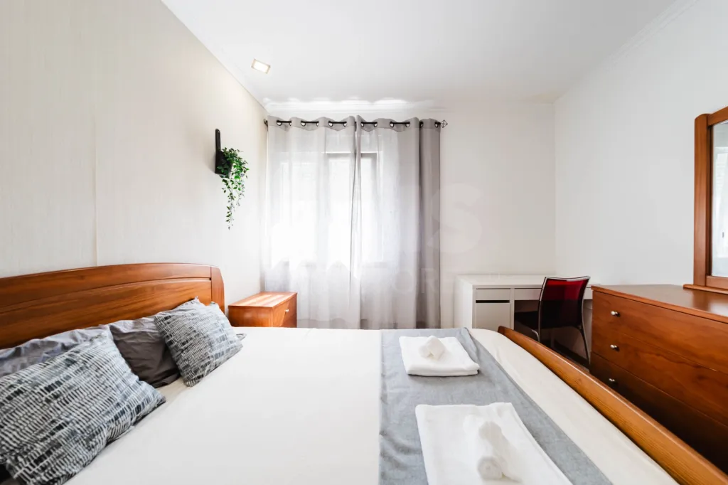 Apartamento T3+1 no Centro de Peniche com Terraço Privativo e Elevada Rentabilidade