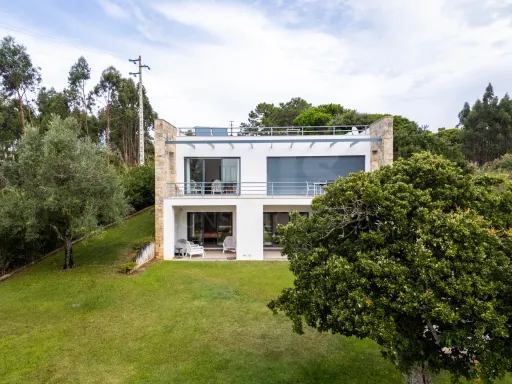 Contemporary Villa with Pool and Garden - Near Óbidos Lagoon
