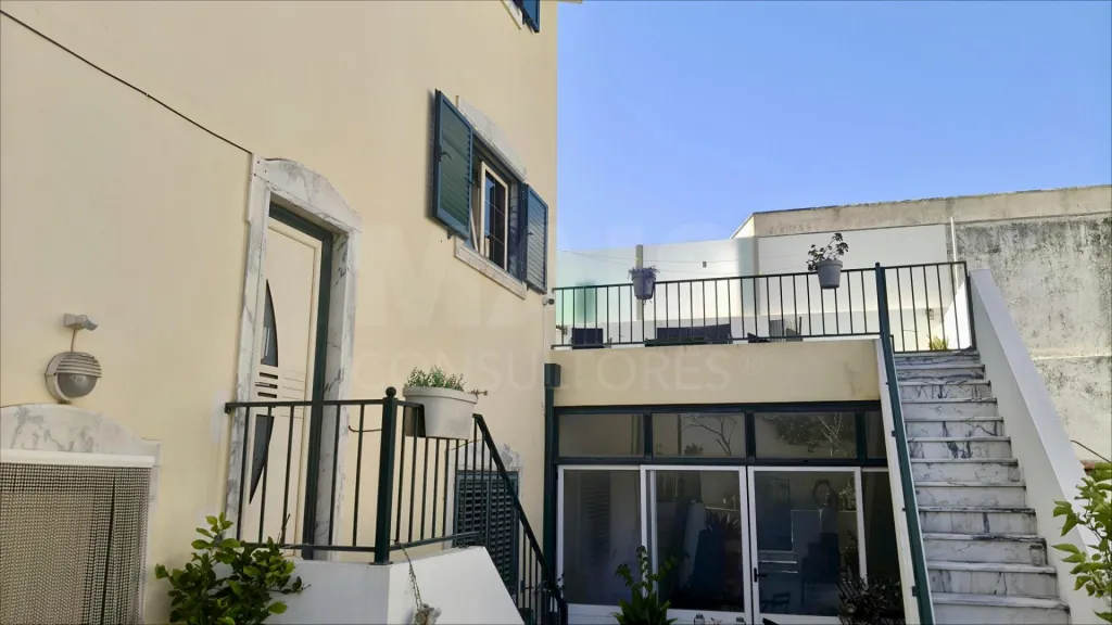2-Bedroom + 1 Apartment in a Townhouse with a Terrace, Ocean View, Jacuzzi, and Parking!