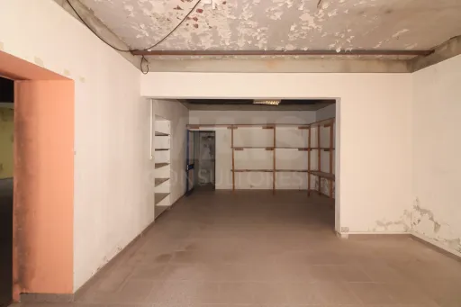 Prédio Centro Carregado / Lisboa