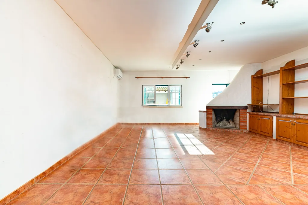 Moradia T5 em Salvaterra de Magos com logradouro