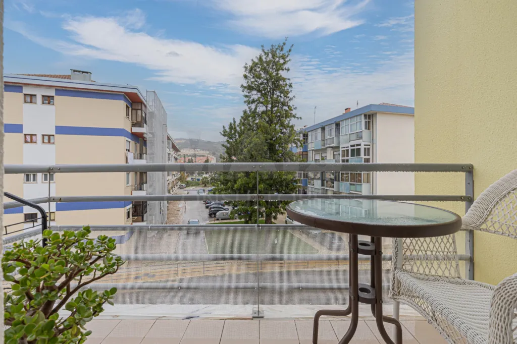 Apartamento T3 com Garagem Box e Arrecadação – São João dos Montes, Alhandra