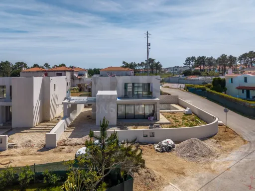Moradia T3 (3 Suítes) com piscina - Salir do Porto